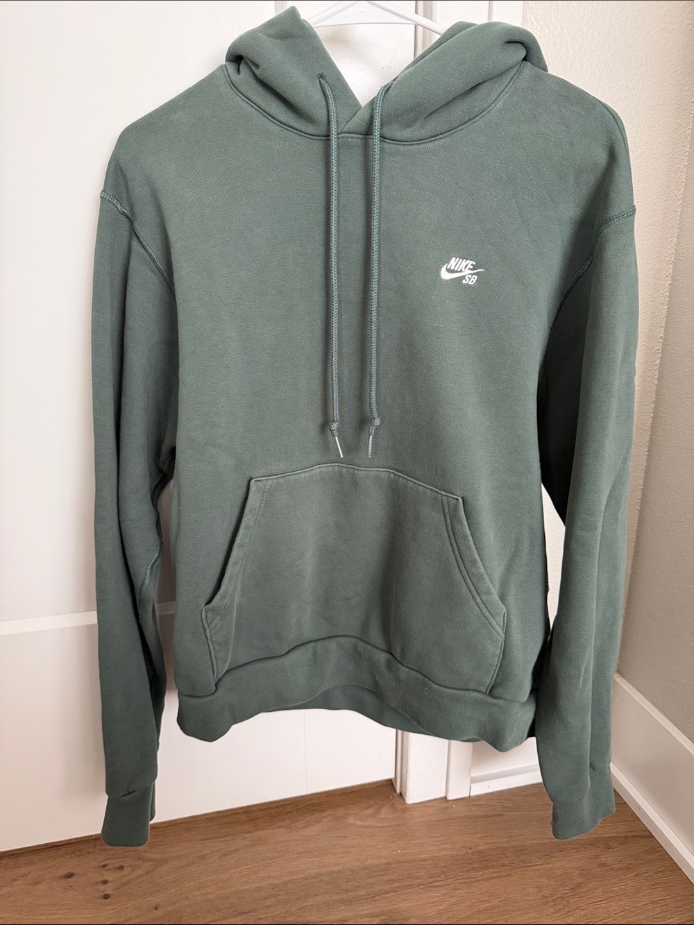 Nike SB Fleece Pullover Skate Hoodie - Vintage Green/White